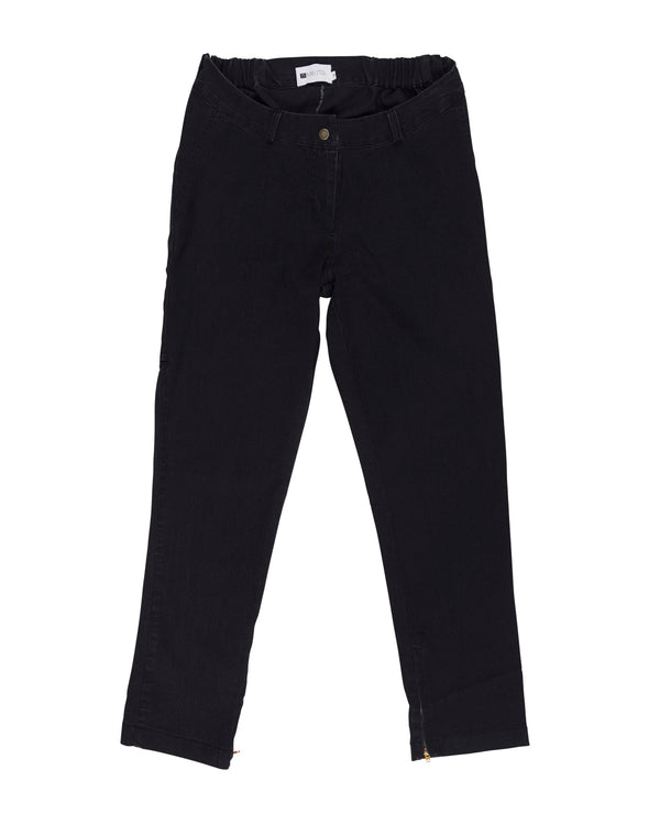 מכנסי פרידה צבע שחור בגזרה מותאמת גם לישיבה רוכסנים בצדדים